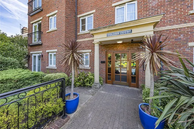 London Road, Isleworth, TW7, photo 1