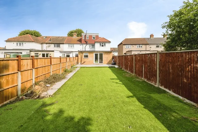Photo 3 — Diban Avenue, Hornchurch, RM12