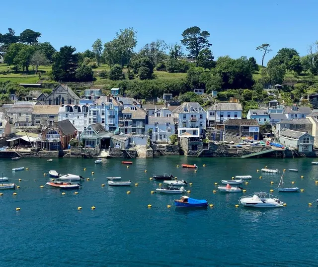 North Street, Fowey, photo 1