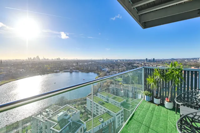 157 Residence Tower, Woodberry Grove, London, photo 1