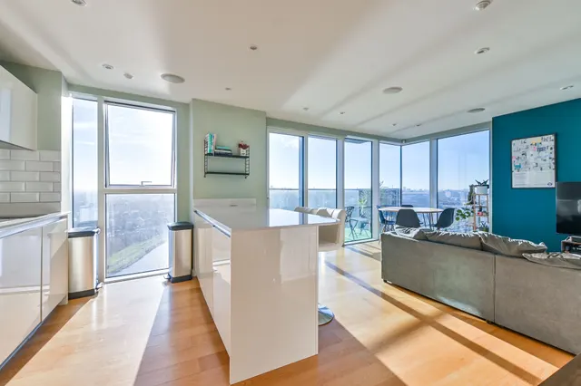 Photo 2 — 157 Residence Tower, Woodberry Grove, London