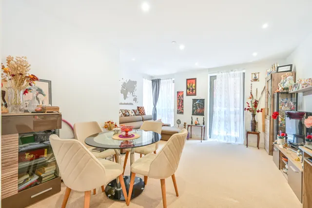 Flat 13, Marathon House, 33 Olympic Way, Wembley, photo 1