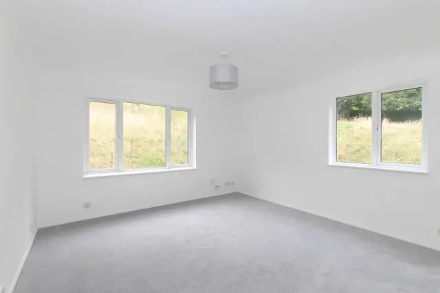 Photo 3 — Leighton Buzzard Road, Hemel Hempstead, Hertfordshire, HP1 1SJ