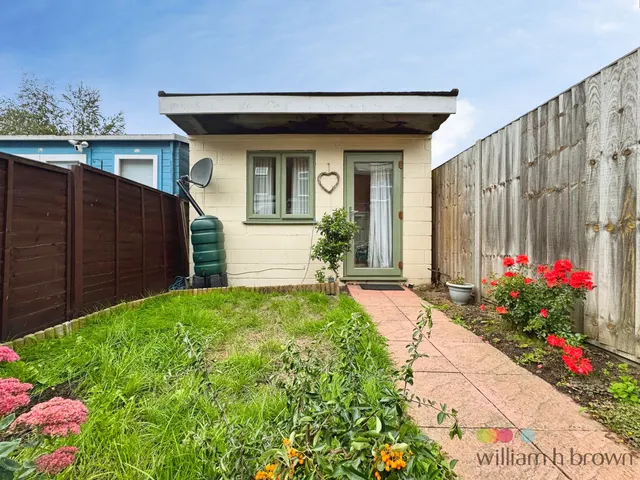 Hall Road, NORWICH, photo 1