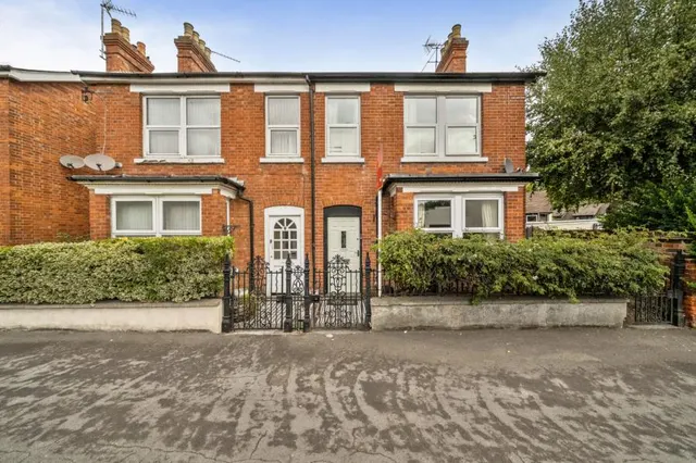 Guildford Road, Bagshot, GU19, photo 1
