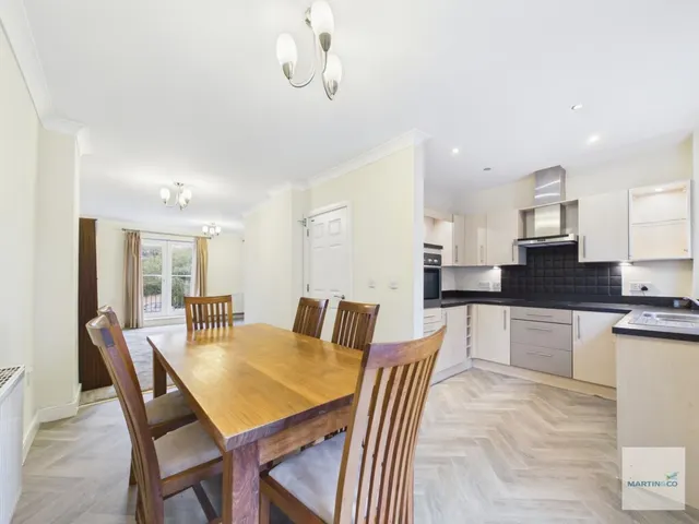 Castle Quay Close, Castle Marina, NG7, photo 3