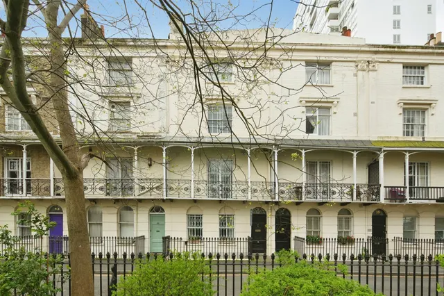 Russell Square, Brighton, photo 1