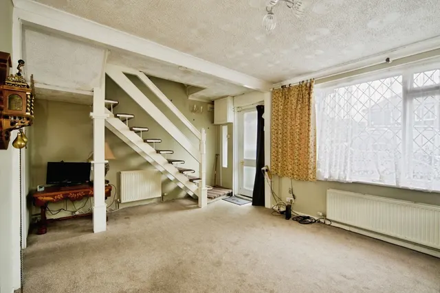 Photo 2 — Holgate Road, Dagenham, RM10