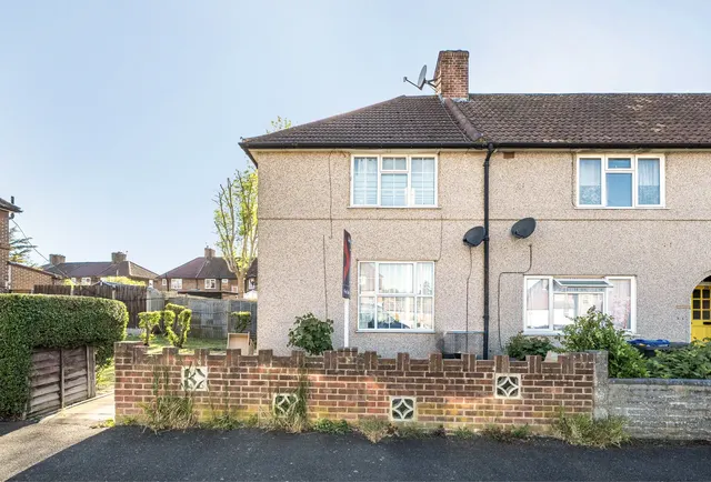 Photo 3 — St. Helier Avenue, Morden, SM4 6LF