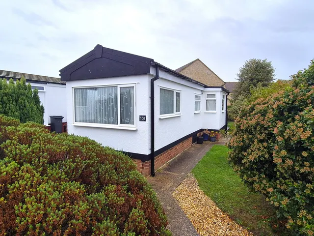 Bedford Road, Lower Stondon, photo 1