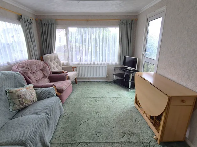 Bedford Road, Lower Stondon, photo 3