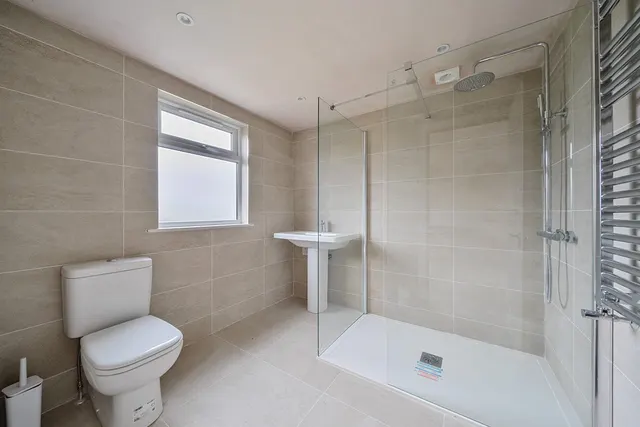 Photo 3 — Arngask Road, Catford, London, SE6