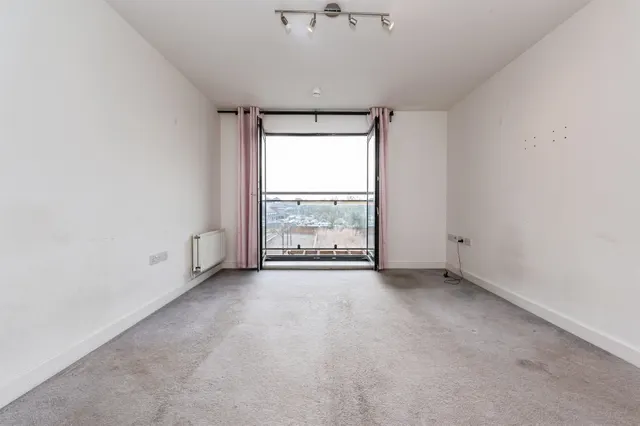 Hogg Lane, Grays, RM17, photo 2