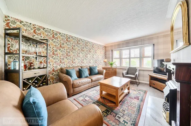 Rishworth Rise, High Crompton, OL2, photo 1