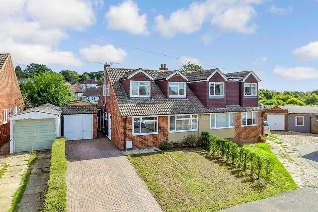 Ashendene Grove, Sturry, CT2, photo 1