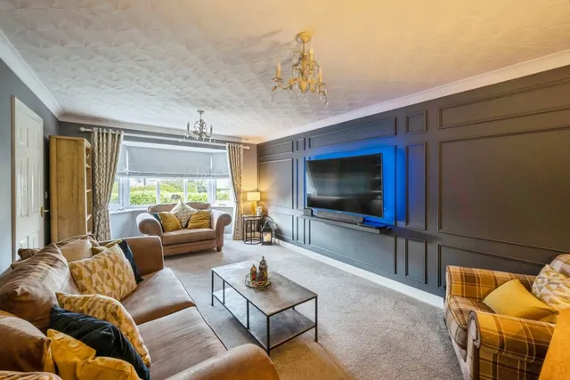 Photo 2 — Shooters Hill Drive, Rossington, Doncaster, South Yorkshire, DN11