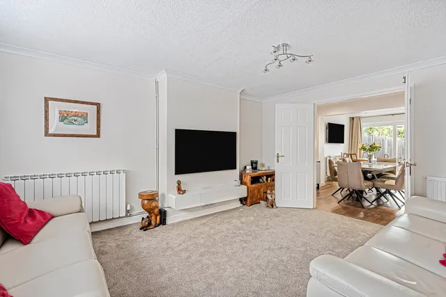 Stratton Road, Sunbury-on-Thames, TW16, photo 2