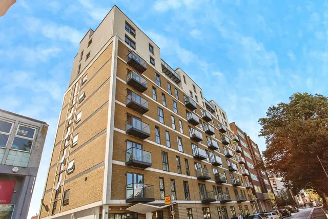 Victoria Avenue, Southend-on-Sea, SS2, photo 1