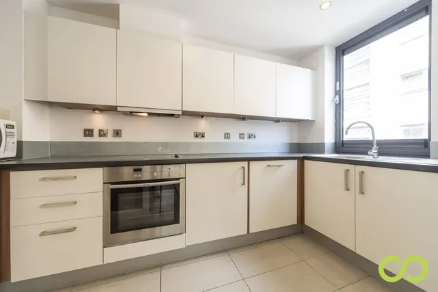 Larden Road, London, W3 7DR, photo 1