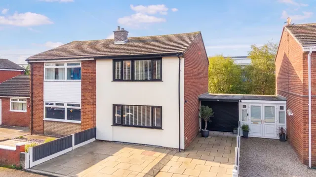 Bromilow Road, Skelmersdale, WN8, photo 1