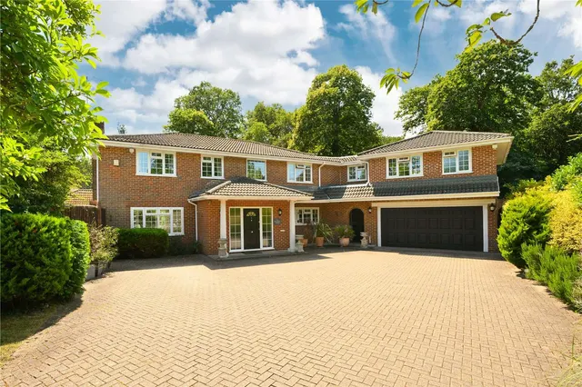 Ince Road, Burwood Park, Walton-on-Thames, Surrey, KT12 5BJ, photo 1