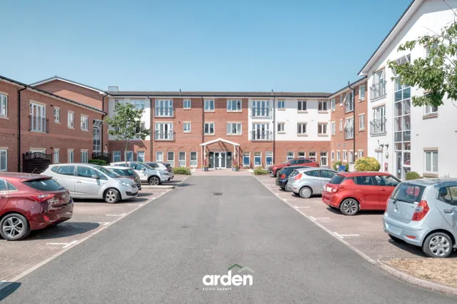 Eastbank Drive, Eastbank Court, WR3, photo 1