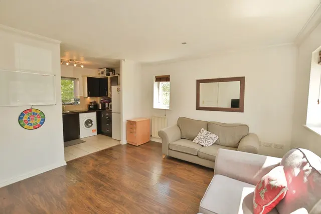 Hedgers Way, Kingsnorth, TN23, photo 3