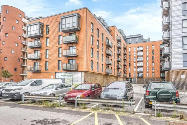Rivington Apartments, Slough, SL2, photo 1