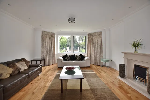 Hale Road, Altrincham, photo 2