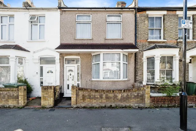 Stirling Road, London, E13, photo 1