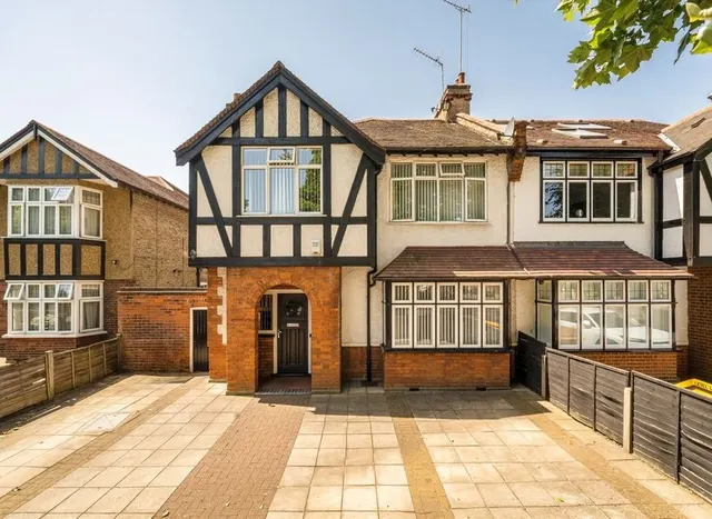 Boston Road, Hanwell, W7, photo 1