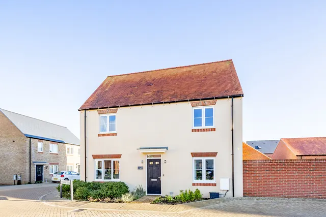 Newmarket Street, Bicester, photo 1