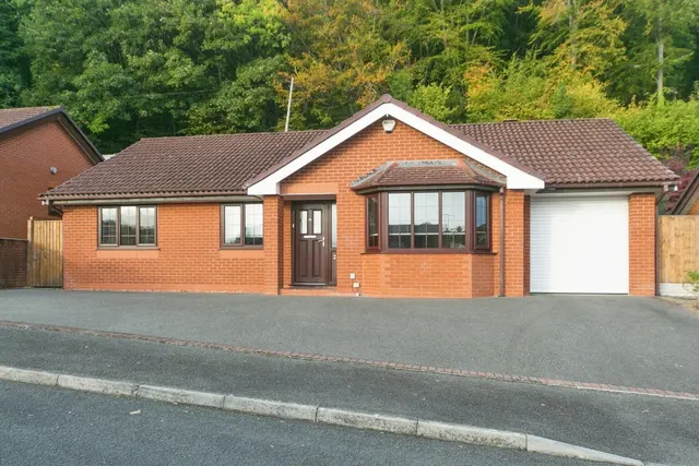 Lon Dderwen, Abergele, LL22, photo 1