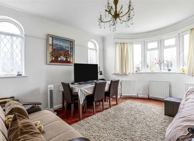 Photo 2 — Sidcup Road, Lee, SE12