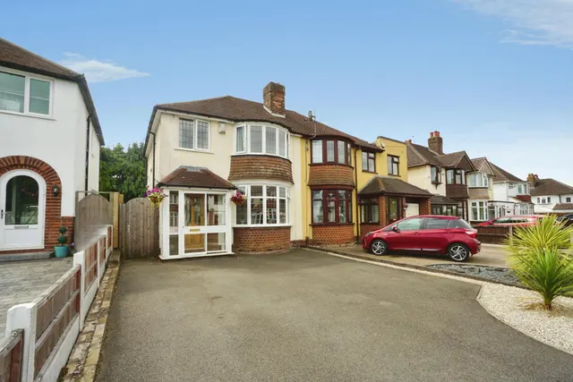 Oakham Drive, Dudley, DY2, photo 1