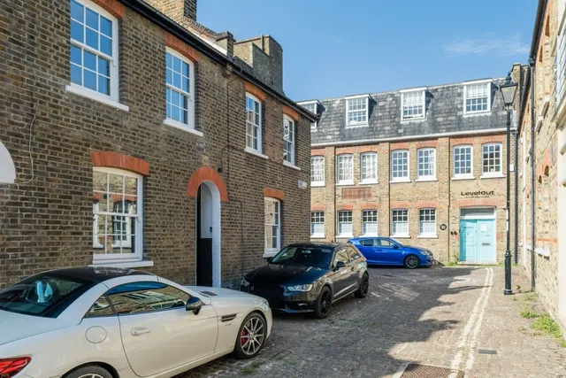 Blackheath Village, SE3, photo 1