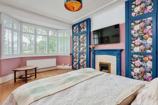 Aigburth Road, Liverpool, L19, photo 3