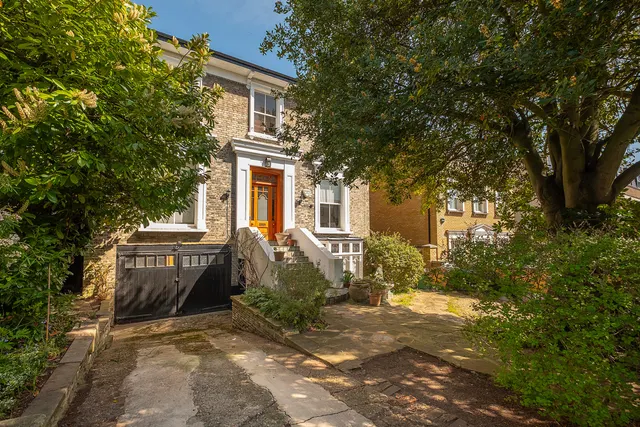 Spencer Hill, London, SW19, photo 1