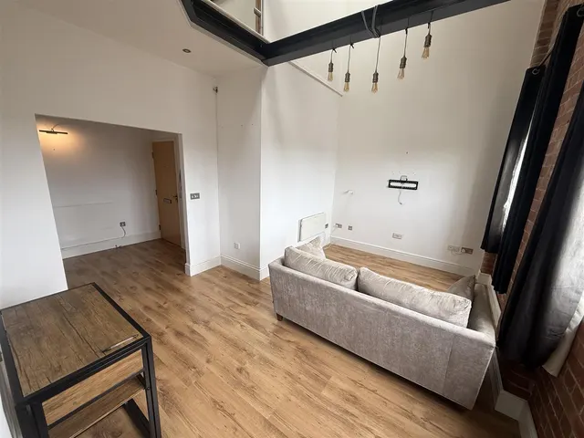 Horninglow Street, Burton-On-Trent, DE14, photo 3