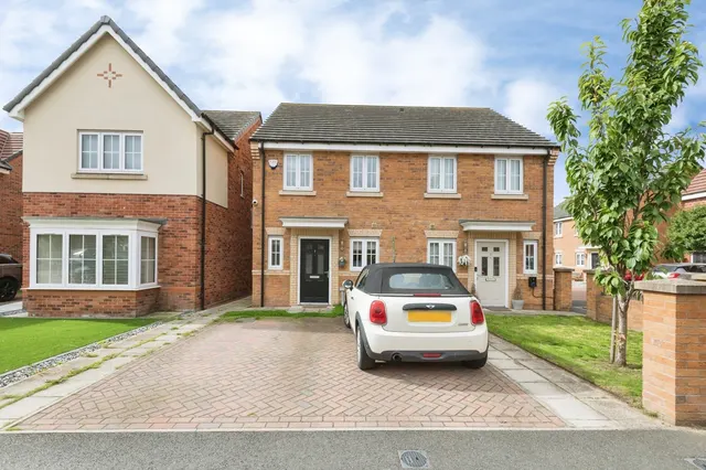 Albion Close, Houghton Le Spring, Tyne and Wear, DH4, photo 1