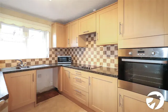 Erith Road, DA17, photo 2