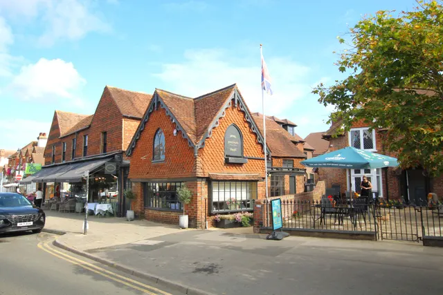 High Street, Cranleigh, GU6, photo 1