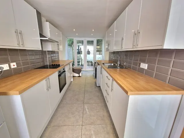 Alpine Court, Kenilworth, CV8, photo 1