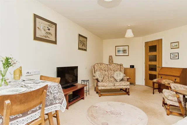 Foxes Road, Newport, PO30, photo 3
