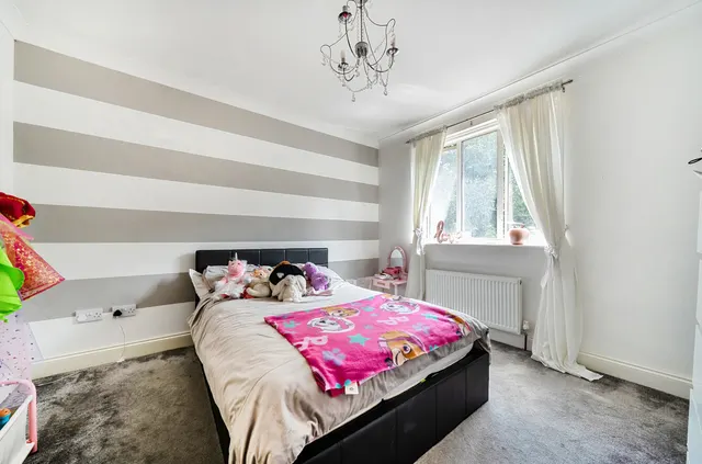 Photo 2 — Martens Avenue, Bexleyheath, DA7