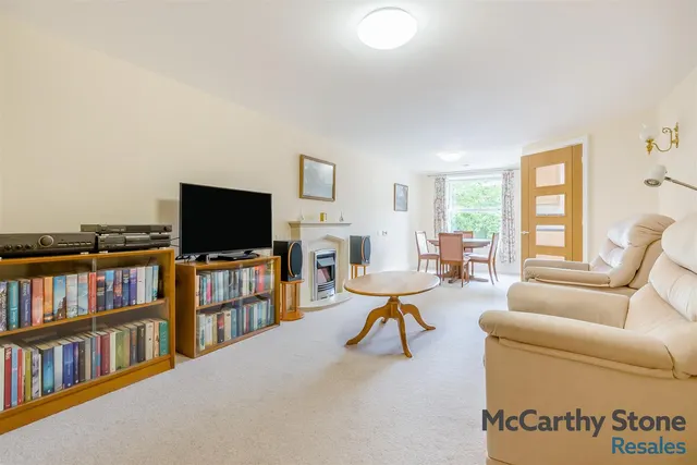 College Way, Welwyn Garden City, AL8, photo 2