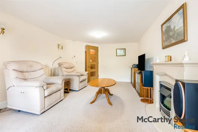 College Way, Welwyn Garden City, AL8, photo 3