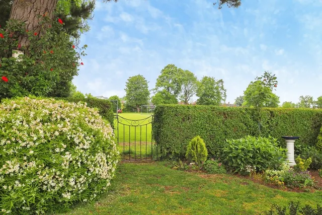 Photo 3 — Dovecote Drive, Wollaton, Nottingham, NG8