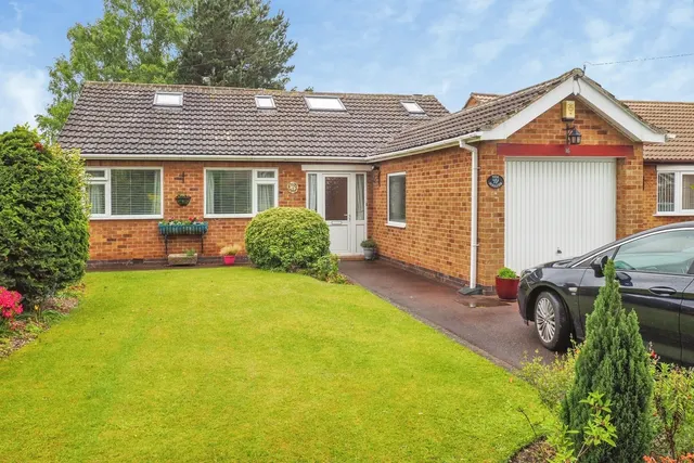 Dovecote Drive, Wollaton, Nottingham, NG8, photo 1