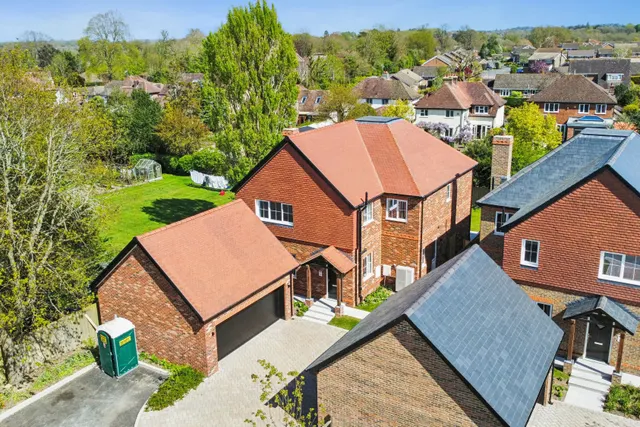 Greenacres Park, Storrington, RH20, photo 1